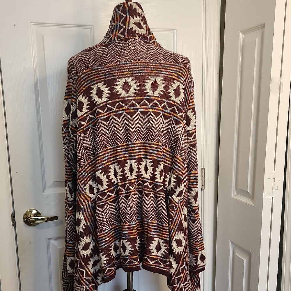 Xhilaration Burgundy and Cream Knit - Picture 6 of 14